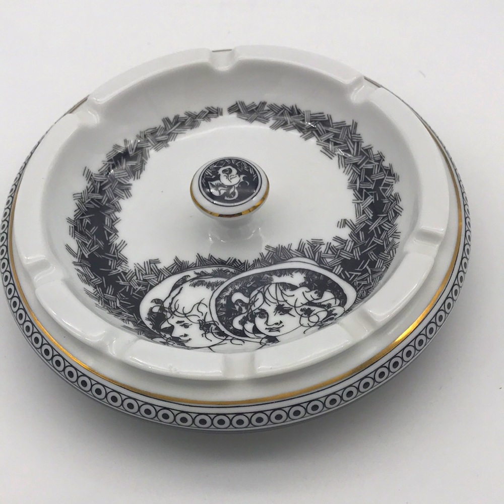 Hollohaza Hungary Art Deco by Endre Szasz Ashtray porcelain 6”D. Excellent!